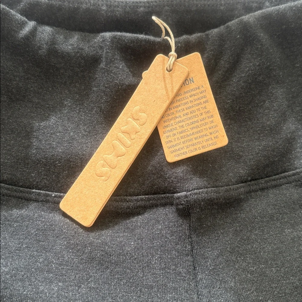 NWT SKIMS Black Leggings | Size XS | Classic Sculpting Fit - Picture 2 of 5